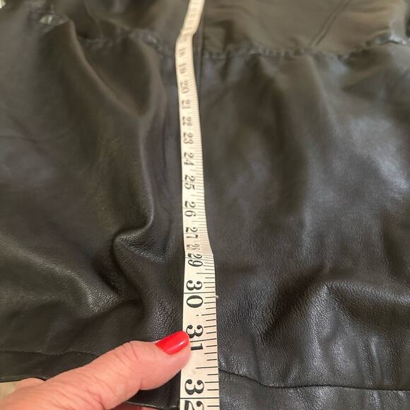 IZZY - Ladies Black 100% Genuine Leather Fur Hooded Zip Jacket Size Medium/Large - Picture 16 of 16